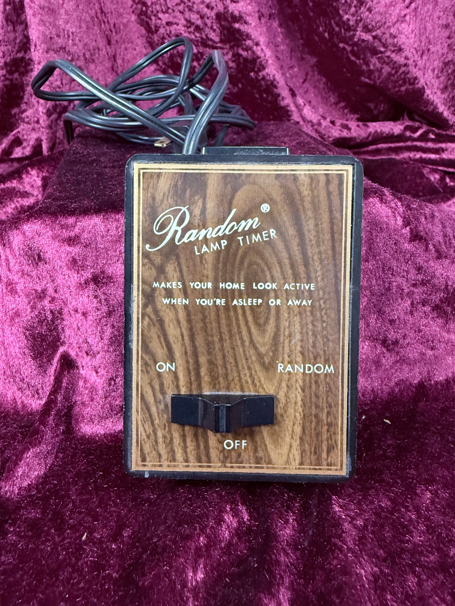 Vintage Random Lamp Timer – Faux Wood Home Security Timer