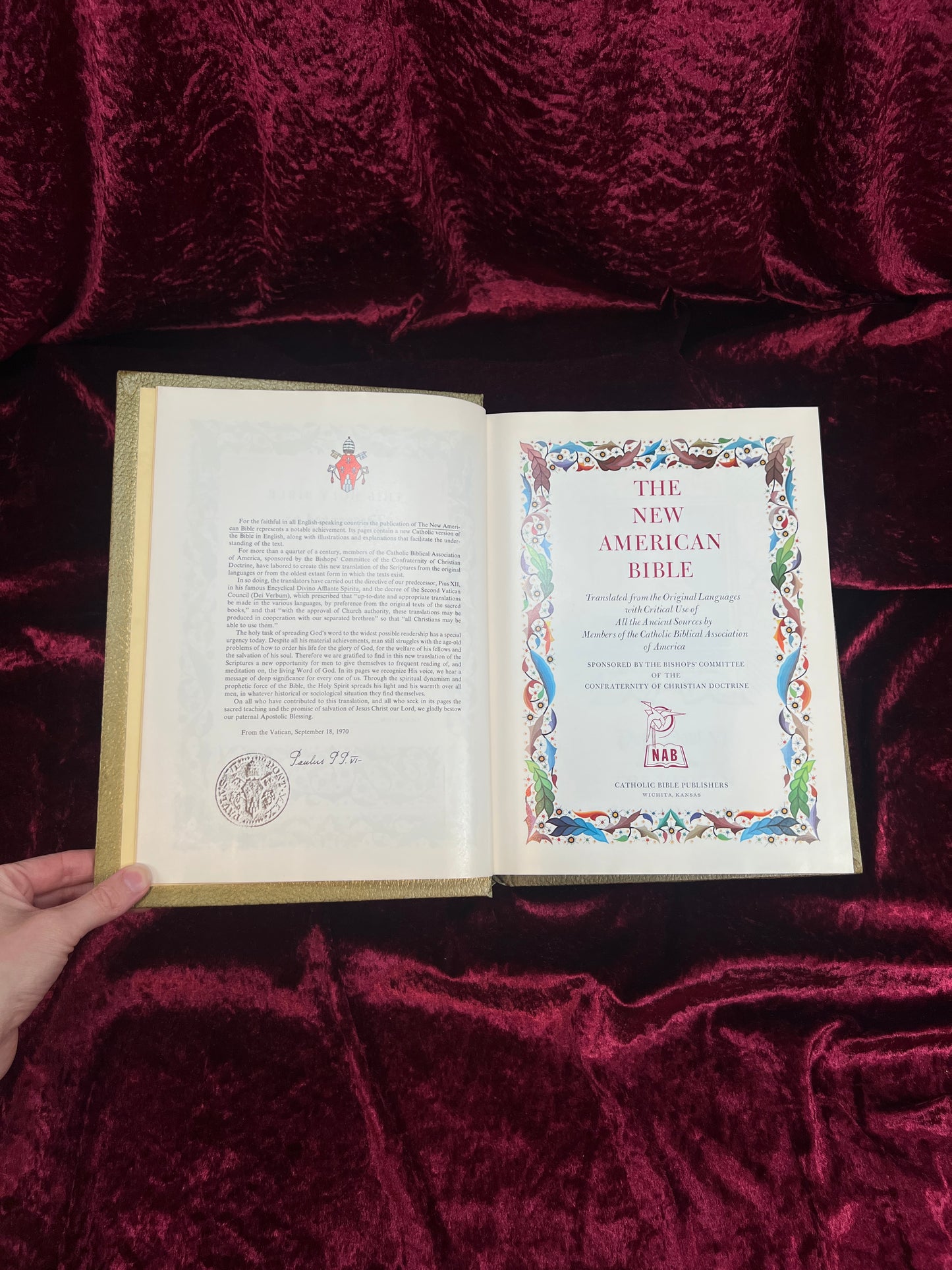 Vintage New American Holy Bible - 1974-1975 Catholic Illustrated Hardcover