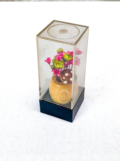 Vintage Trinket - Miniature Vase w/ Dried Flowers & Mushroom