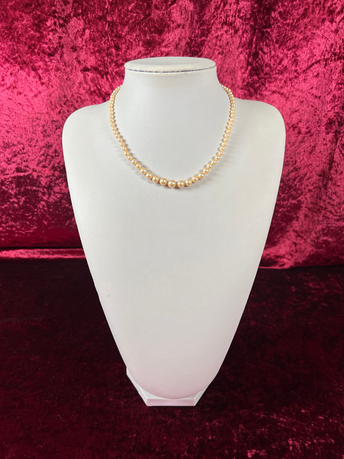 Vintage Jewelry - Necklace - Faux Pearls - Graduated