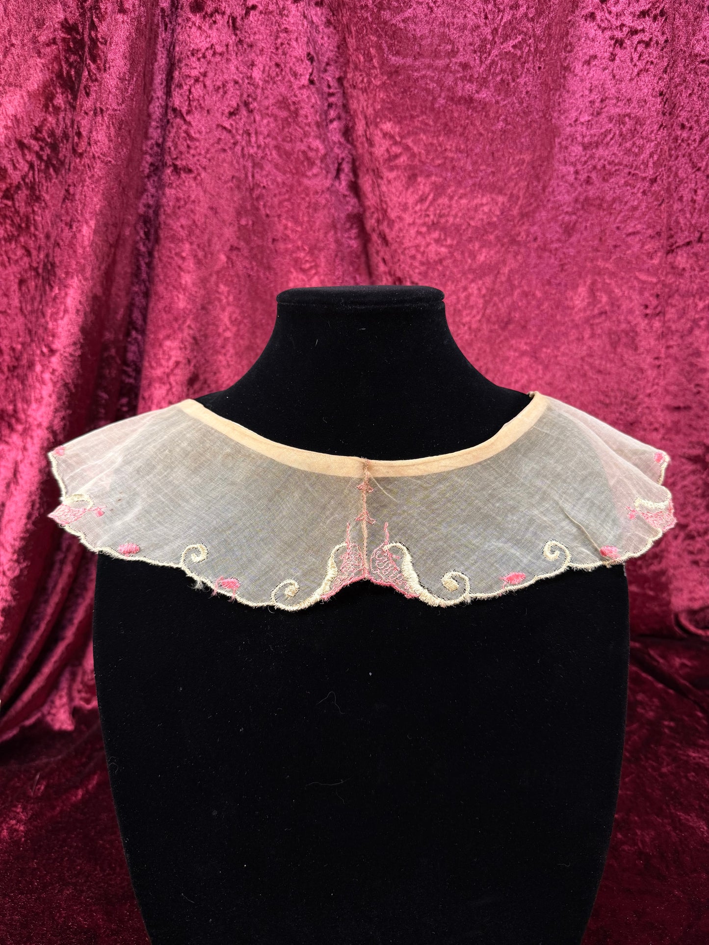 Vintage Sheer Lace Collar – Pink Embroidered Floral Pointed Overlay