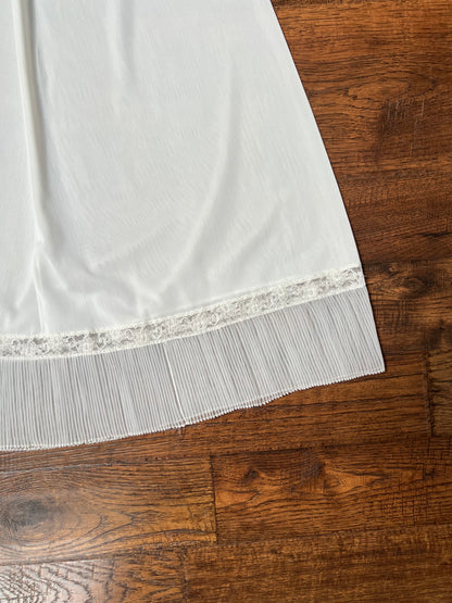 Vintage Clothing - Knee Length Skirt Slip - Off White - Pleated Lace Hem - Medium - Mojud
