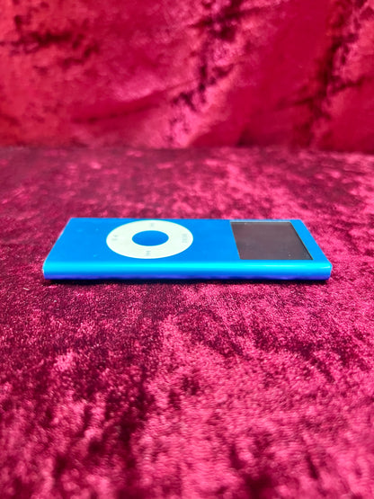 Vintage Electronics - iPod Nano with iLuv Case - Blue - Untested