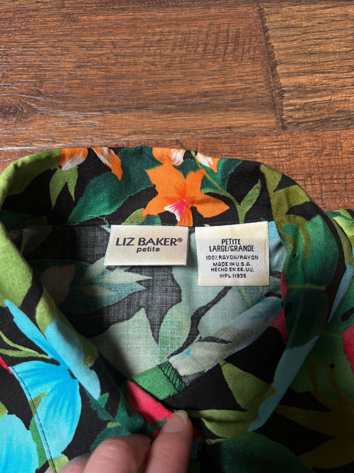 Vintage Liz Baker Petite Rayon Hawaiian Shirt – Tropical Floral Print – Large