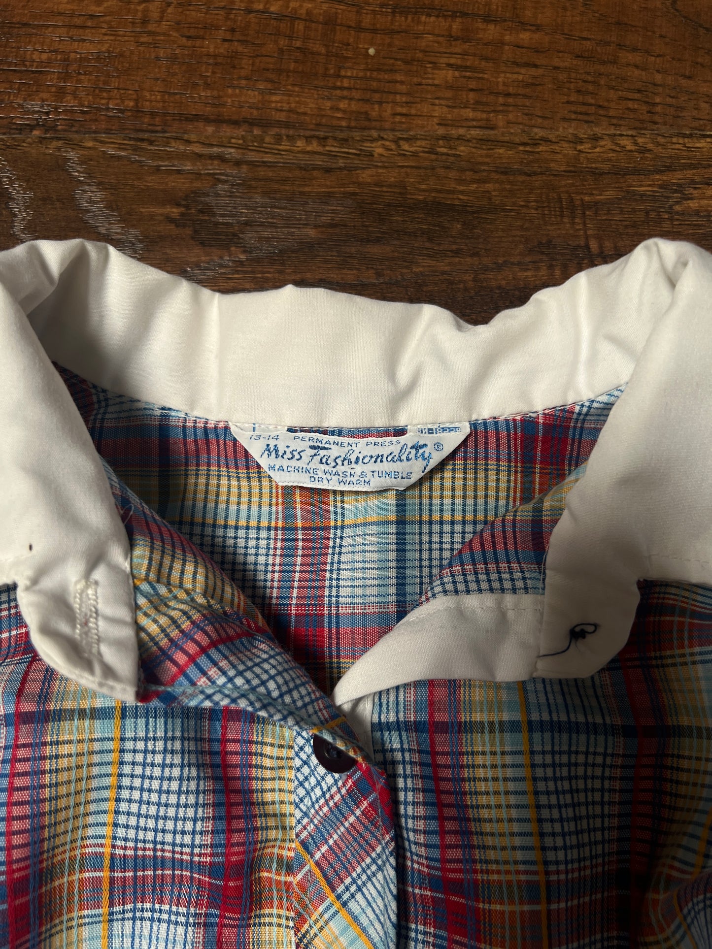 Vintage Miss Fashionability Plaid Blouse – Contrast White Collar Preppy Style – Medium