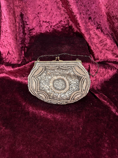 Vintage 1940s Intricately Beaded Evening Purse – Kiss Lock Chain Strap Handbag