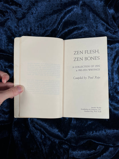 Vintage Zen Flesh, Zen Bones Book – Paul Reps Buddhist Writings Paperback