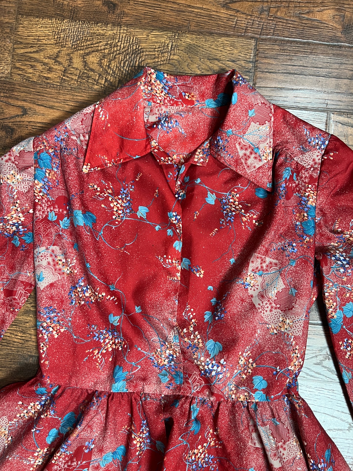 Vintage Clothing - Long Sleeve Fit and Flare Shirt Dress - Mid Century Floral Pattern on Red - Medium