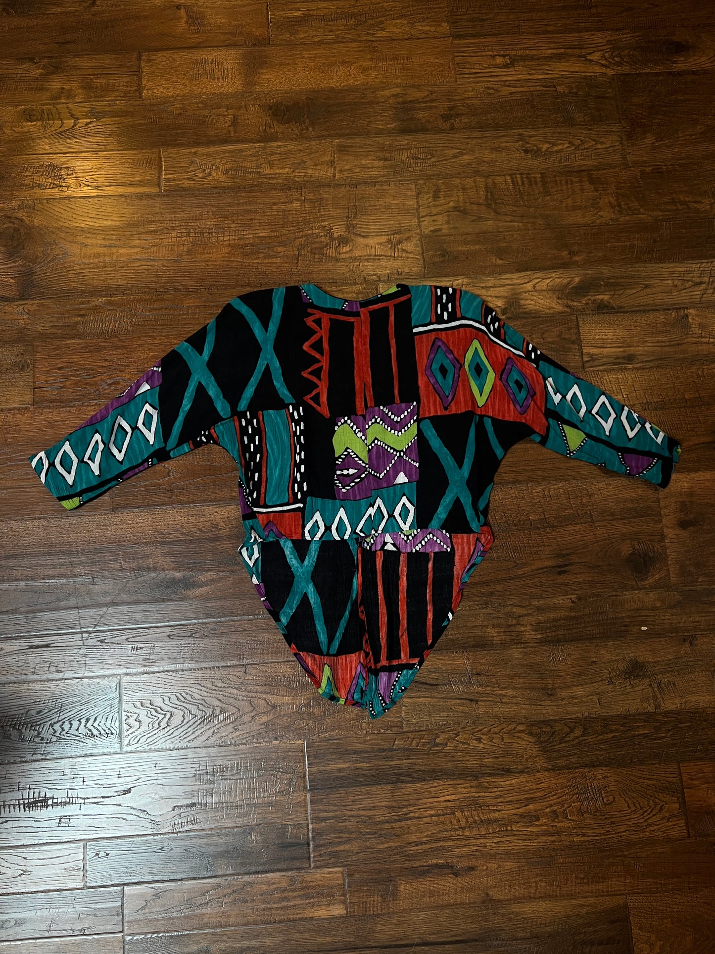 Vintage Petites Essay Sharon Anthony Blouse - Bold Abstract Tie Front Cropped Top - Medium
