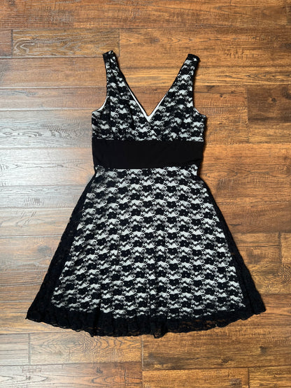 Vintage Clothing - Y2K Cocktail Dress - V-Neck - Black Lace on White - Medium