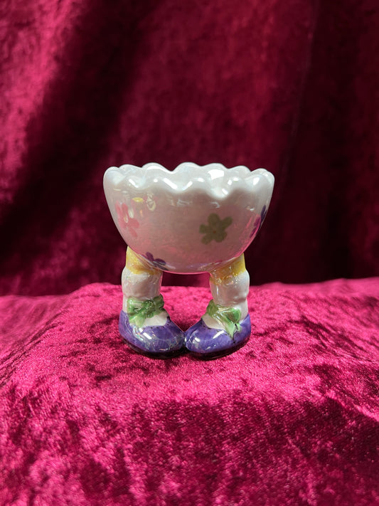 Vintage Ceramic Footed Egg Cup - Scalloped Floral Egg Shell Body