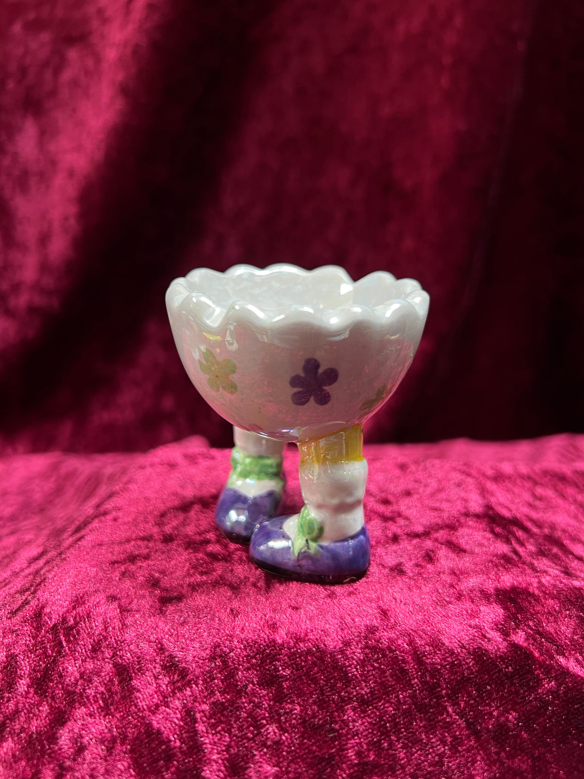 Vintage Ceramic Footed Egg Cup - Scalloped Floral Egg Shell Body