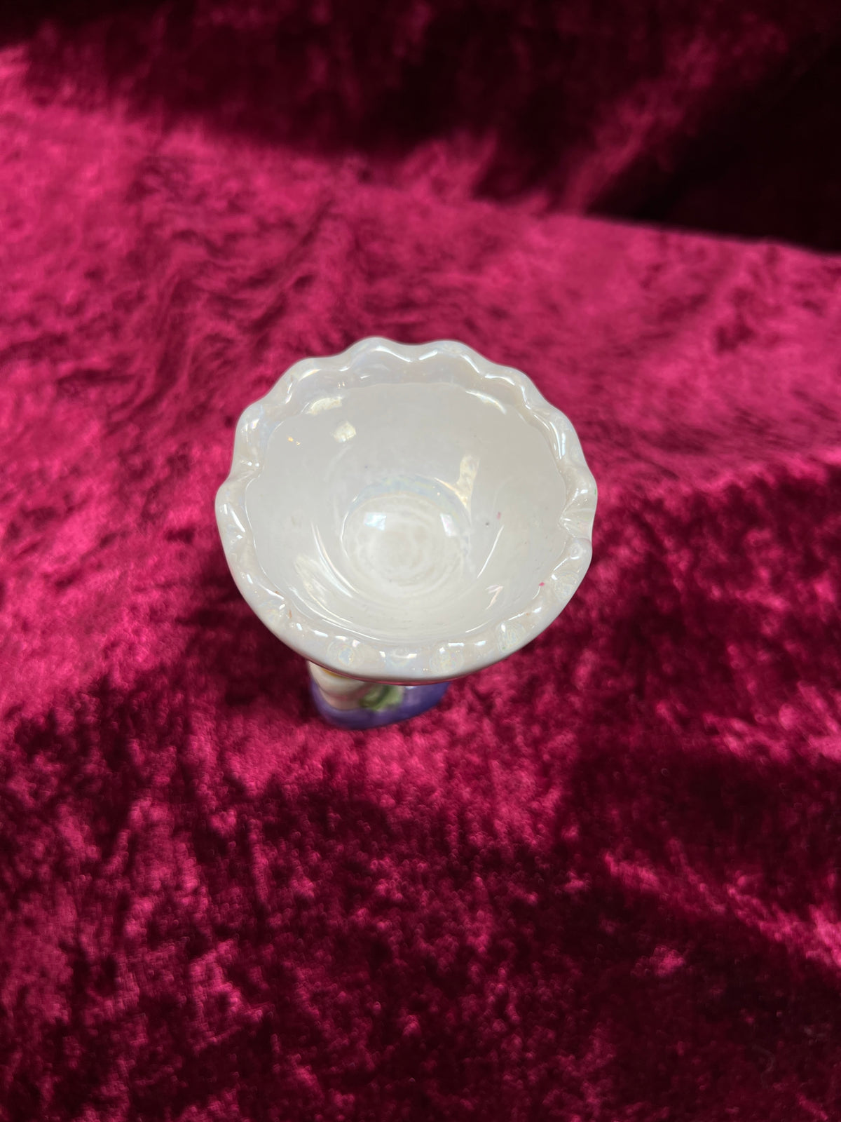 Vintage Ceramic Footed Egg Cup - Scalloped Floral Egg Shell Body