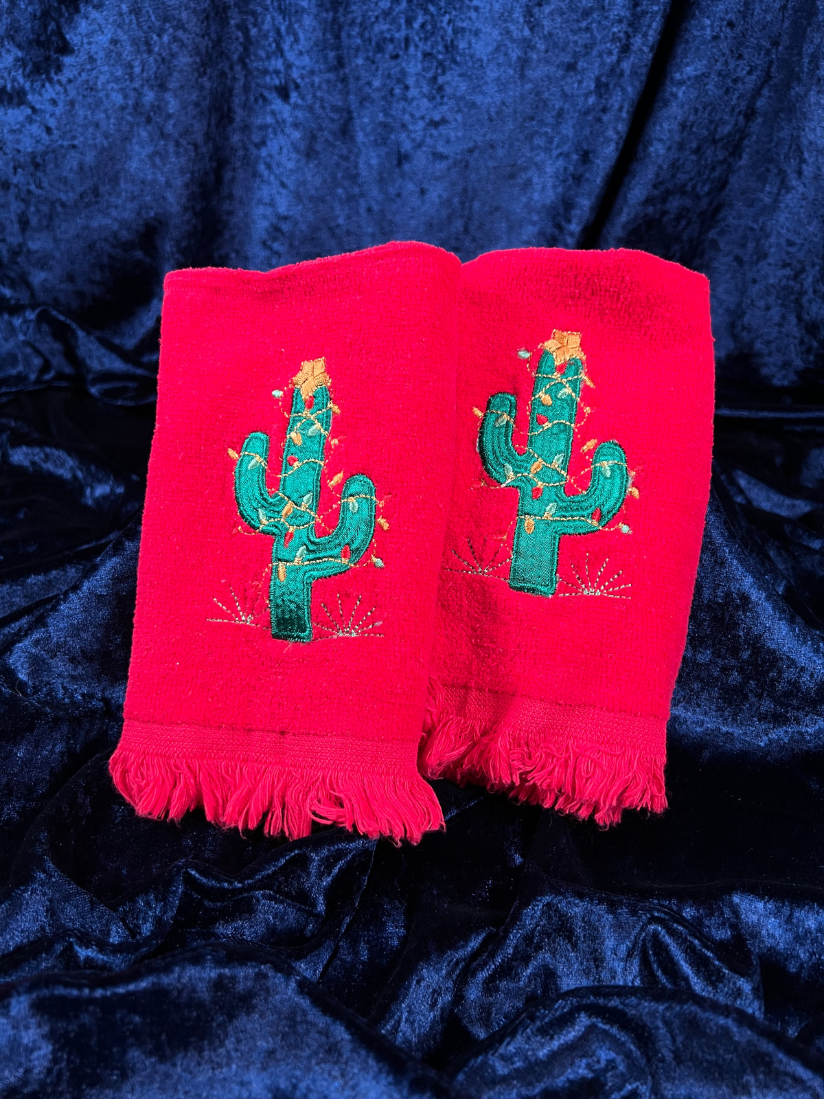Vintage Cotton Hand Towel Set - Embroidered Christmas Cactuses