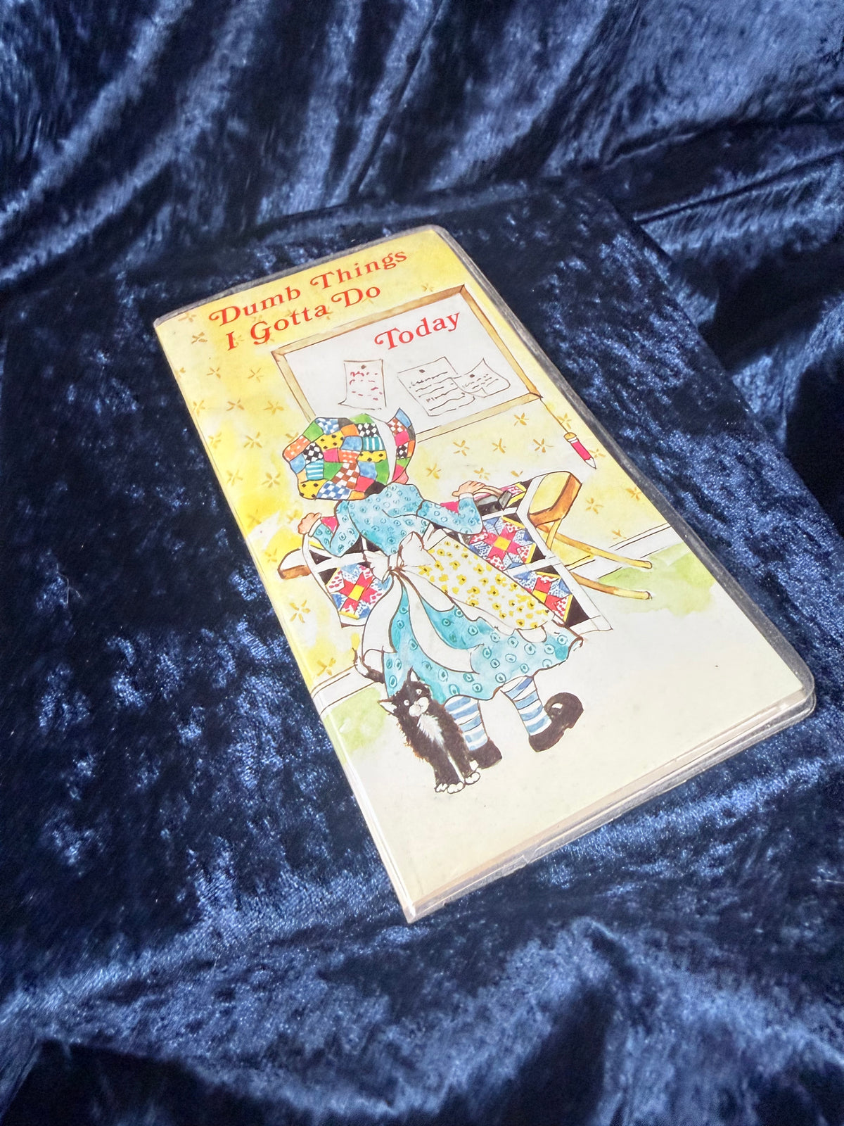 Vintage Dumb Things I Gotta Do Today Illustrated Novelty Book - 1974 Monarch Publications Holly Hobbie Ephemera
