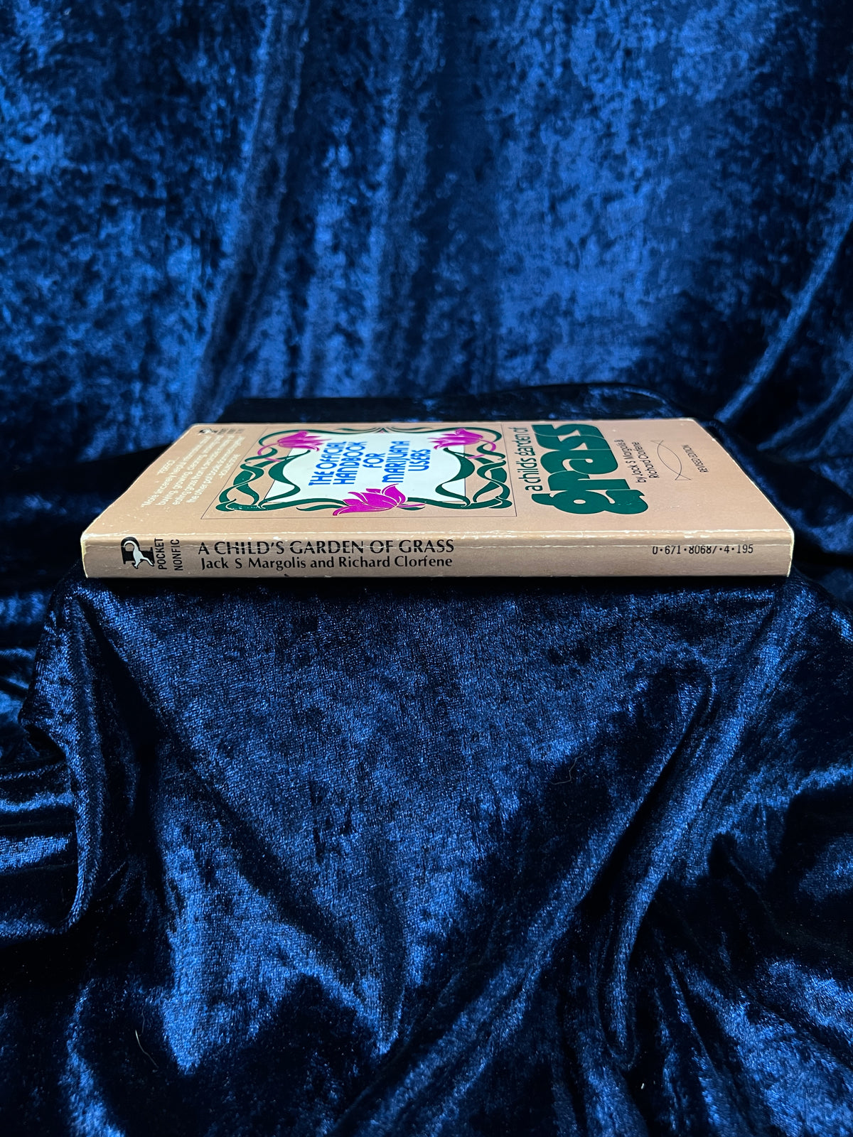 Vintage A Child's Garden of Grass by Jack S. Margolis and Richard Clorfene - Revised Pocket Book Edition