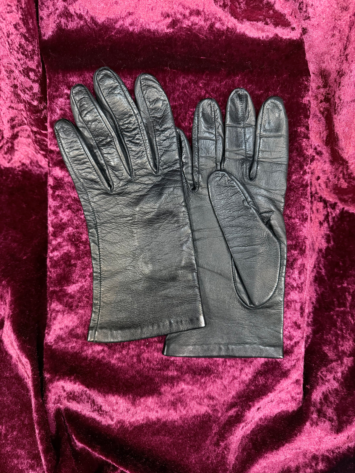 Vintage Black Leather Gloves with Silk Lining - Saks Fifth Avenue - Made in Italy