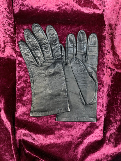 Vintage Black Leather Gloves with Silk Lining - Saks Fifth Avenue - Made in Italy