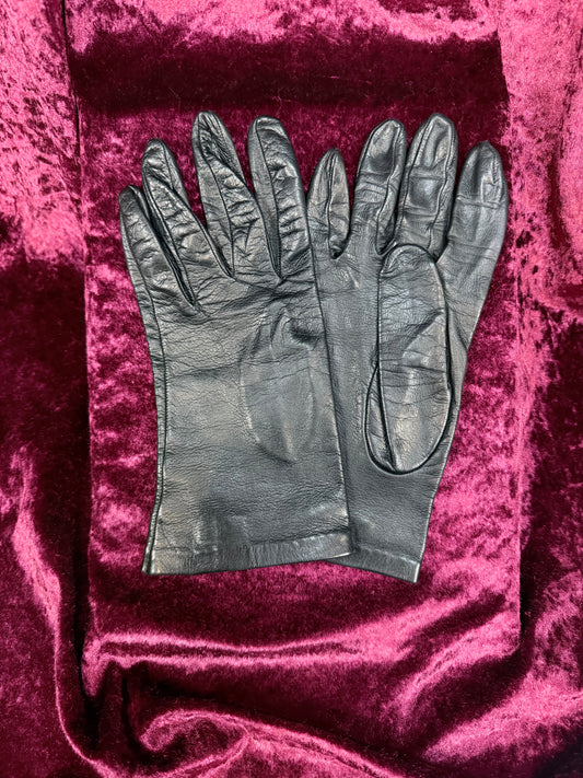 Vintage Neiman Marcus Leather Gloves with Silk Interior - Size 8 - Black