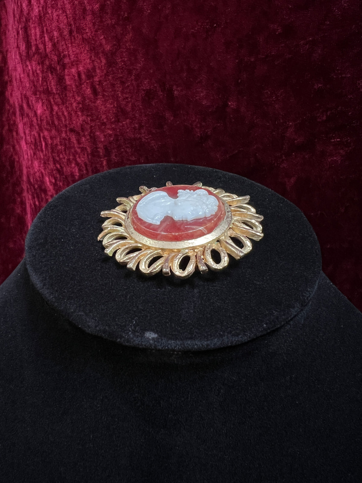 Vintage Gold Tone Metal Cameo Brooch - 1970s Victorian Reproduction