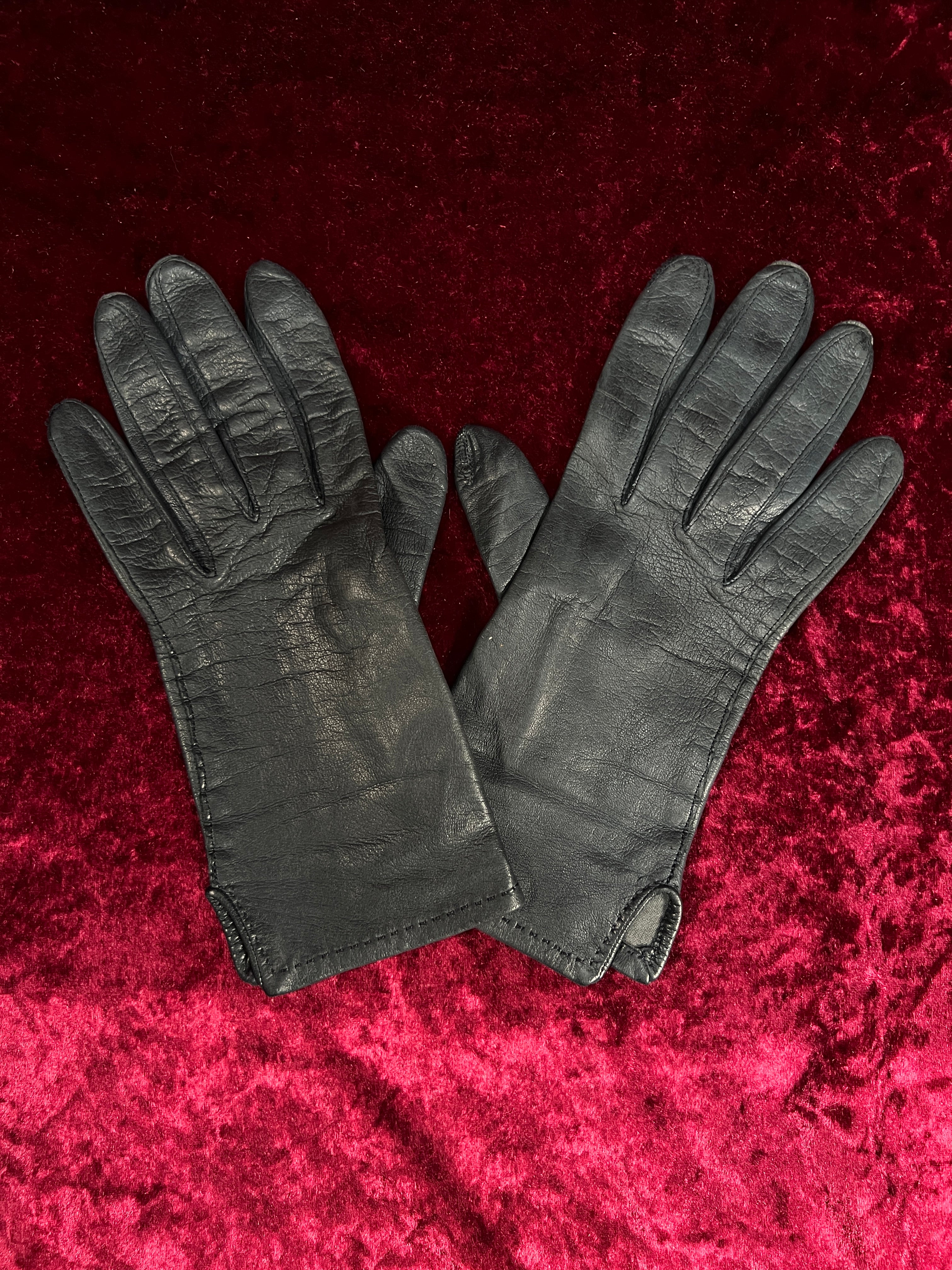 Vintage Fashion & Accessories | Timeless Pieces at The Cat Vintage