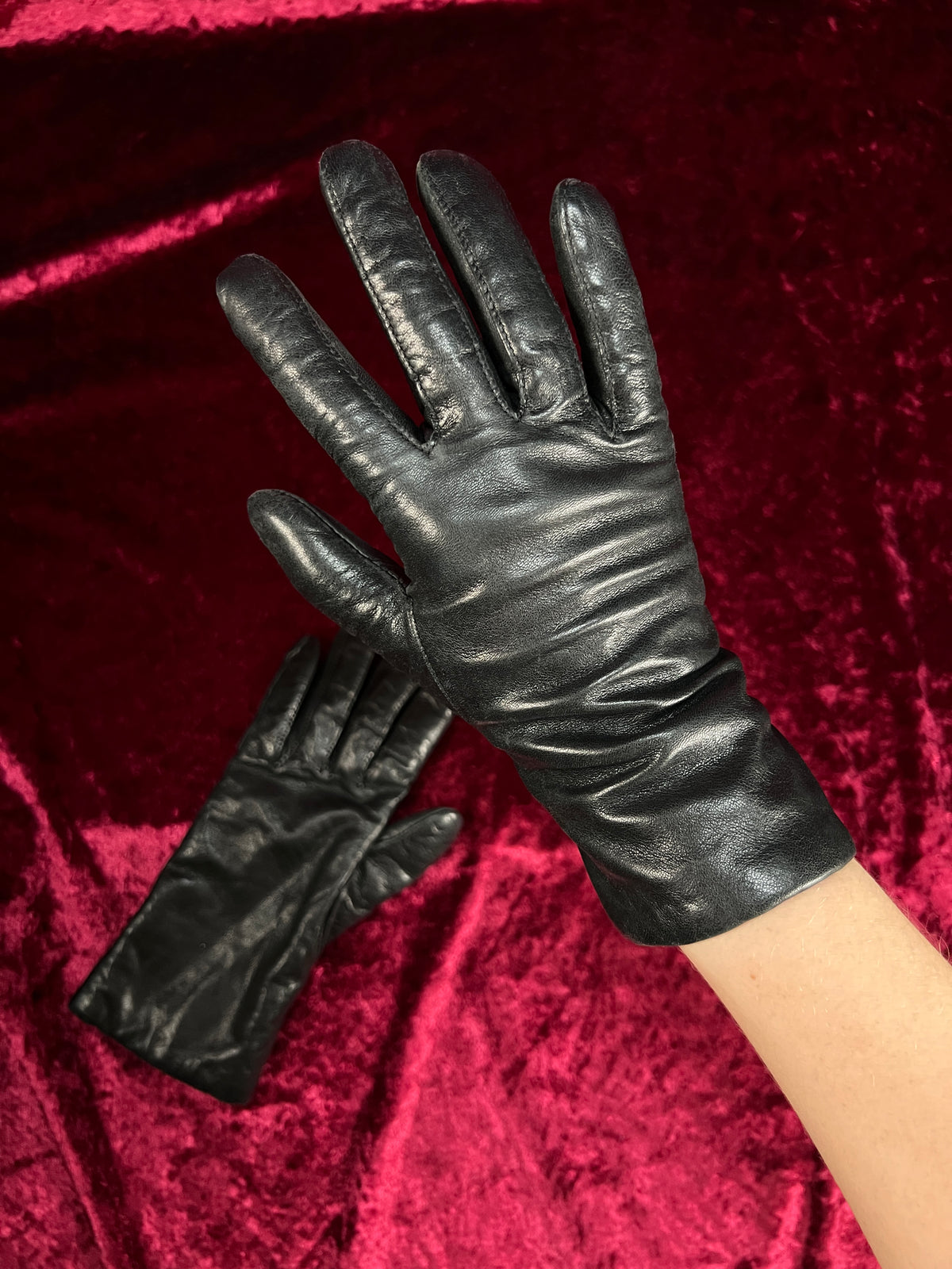 Vintage Soft Leather Gloves - Black Knit Lined Pair