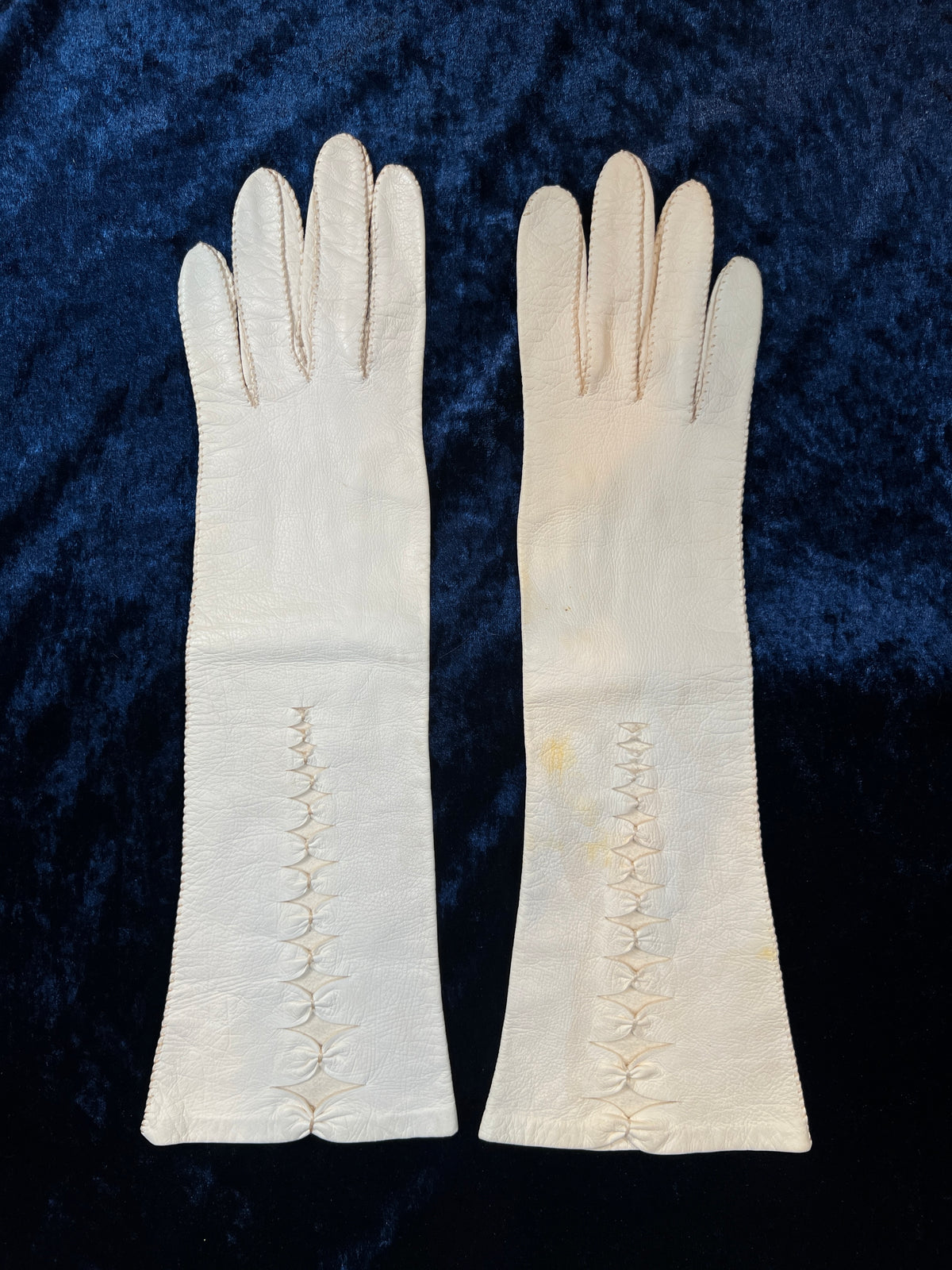 Vintage Genuine Leather Gloves - Cream Diamond Cutout Gauntlet Pair