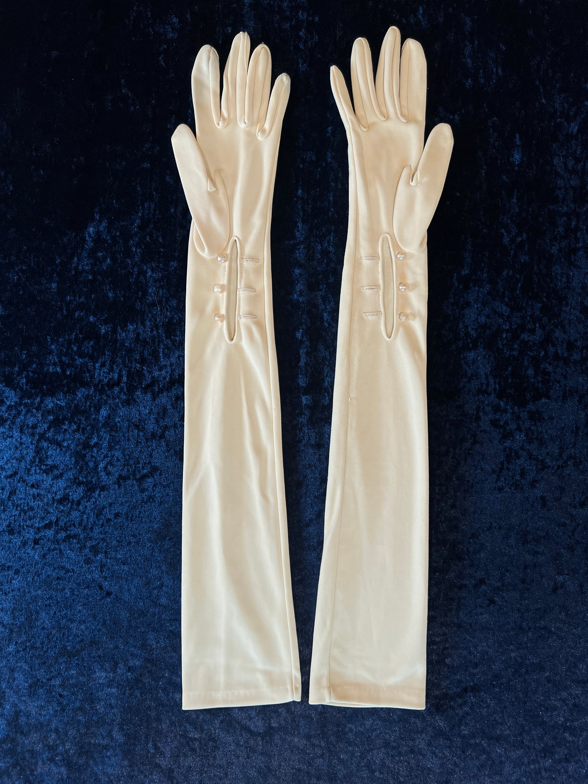 Vintage Nylon Opera Length Gloves - Cream Three-Button Mousquetaire Pair
