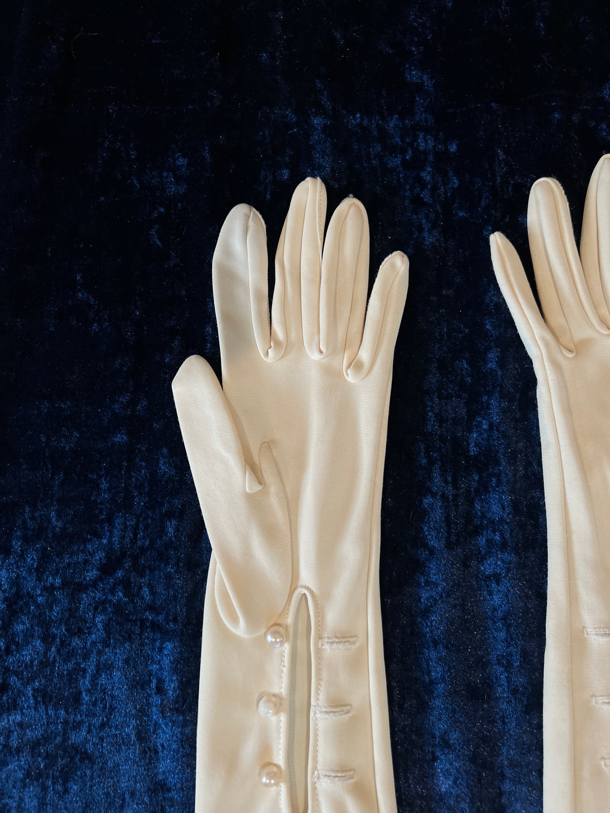 Vintage Nylon Opera Length Gloves - Cream Three-Button Mousquetaire Pair