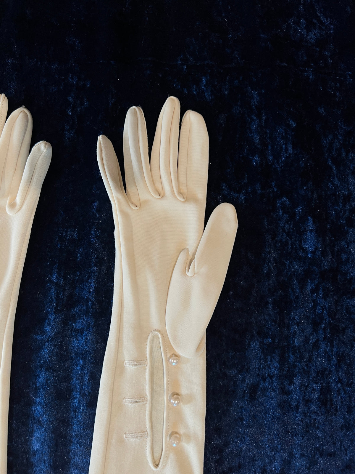 Vintage Nylon Opera Length Gloves - Cream Three-Button Mousquetaire Pair