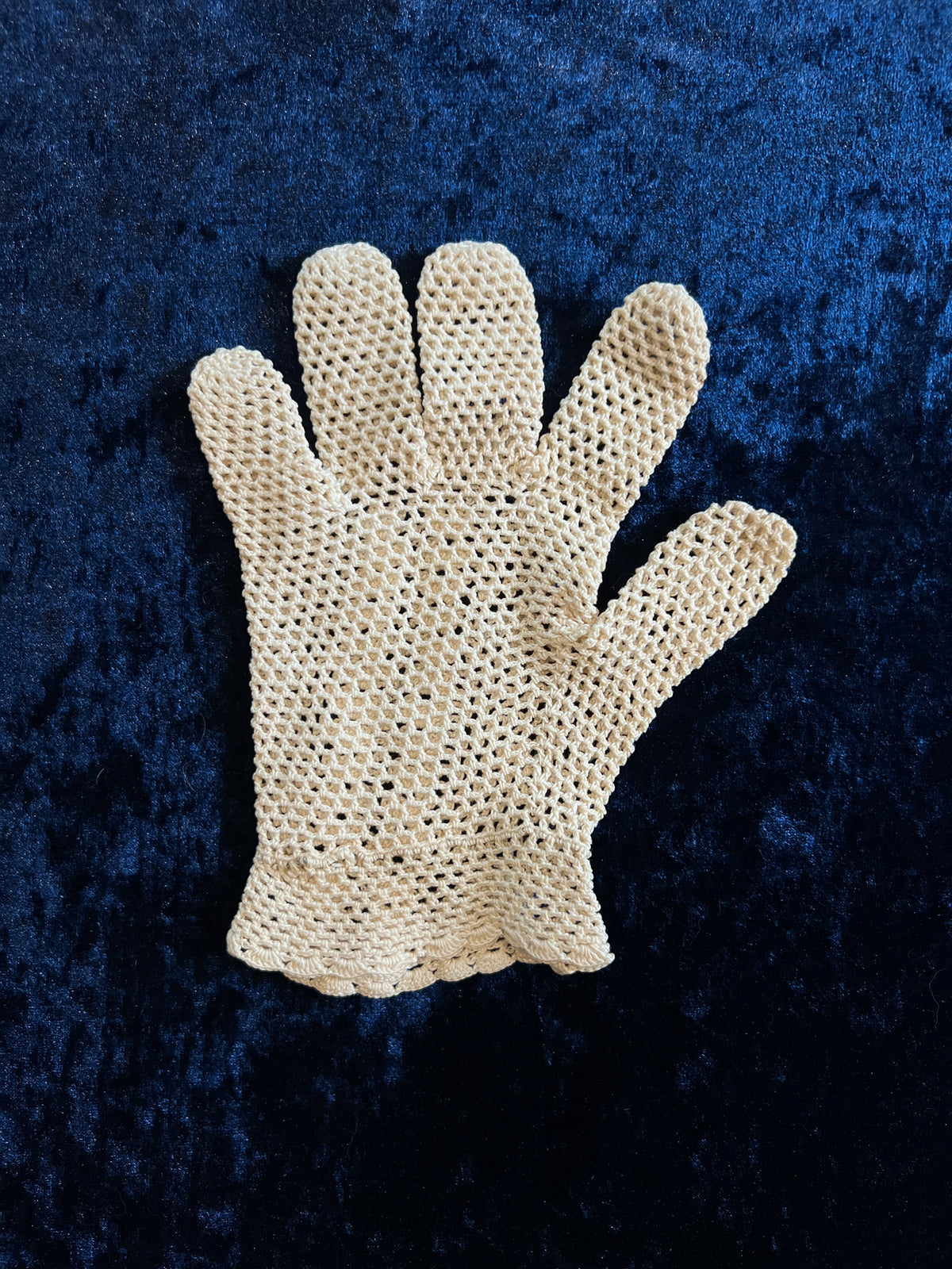 Vintage Crochet Mesh Wrist Gloves - Cream Beige Pair