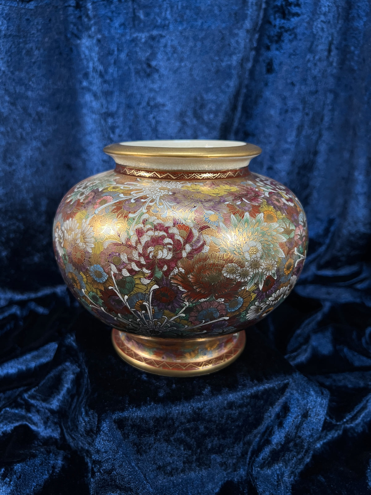 Antique Japanese Satsuma Vase - Gold Gilt Mille-Fleur Thousand Flowers Signed