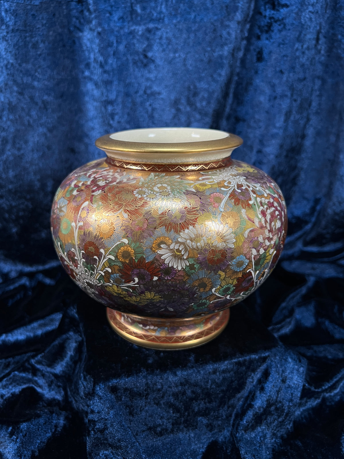 Antique Japanese Satsuma Vase - Gold Gilt Mille-Fleur Thousand Flowers Signed