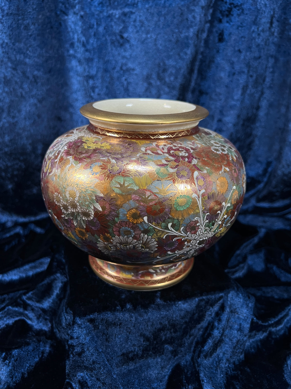 Antique Japanese Satsuma Vase - Gold Gilt Mille-Fleur Thousand Flowers Signed