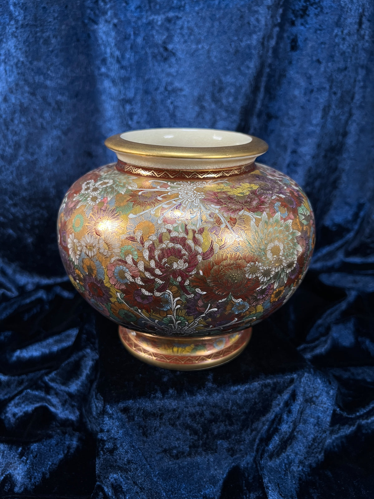 Antique Japanese Satsuma Vase - Gold Gilt Mille-Fleur Thousand Flowers Signed