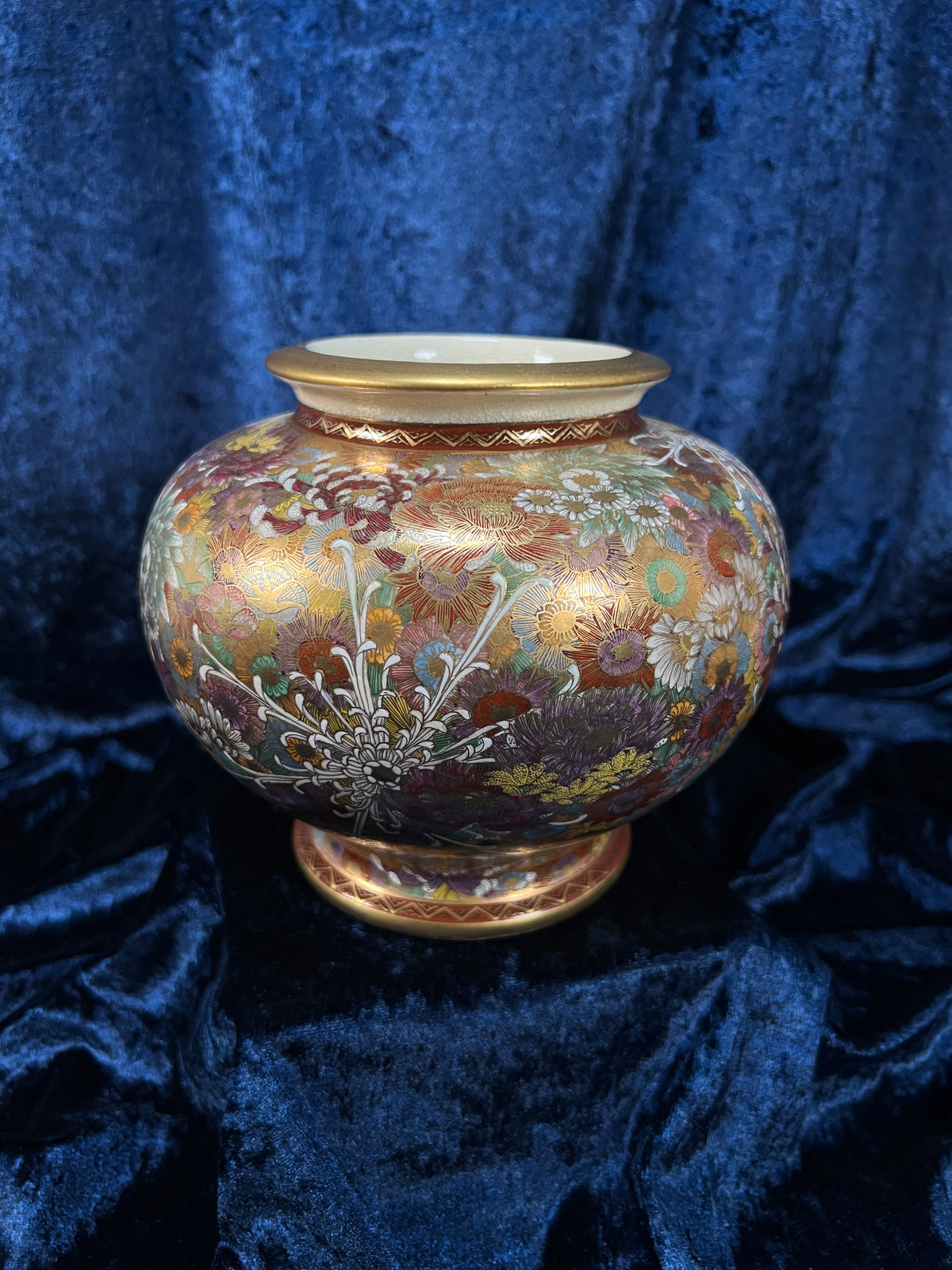 Antique Japanese Satsuma Vase - Gold Gilt Mille-Fleur Thousand Flowers Signed