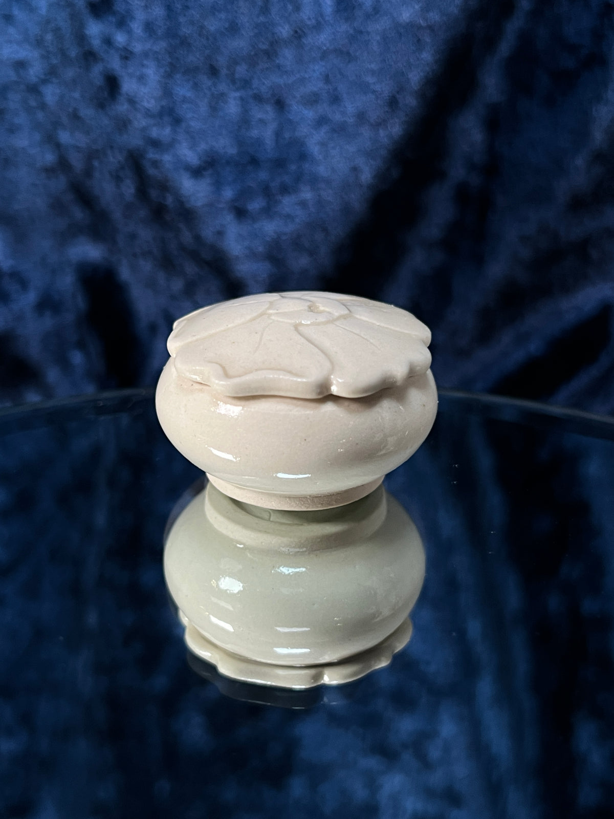 Vintage Ceramic Trinket Box - Flower Head Lid with Stony White Finish