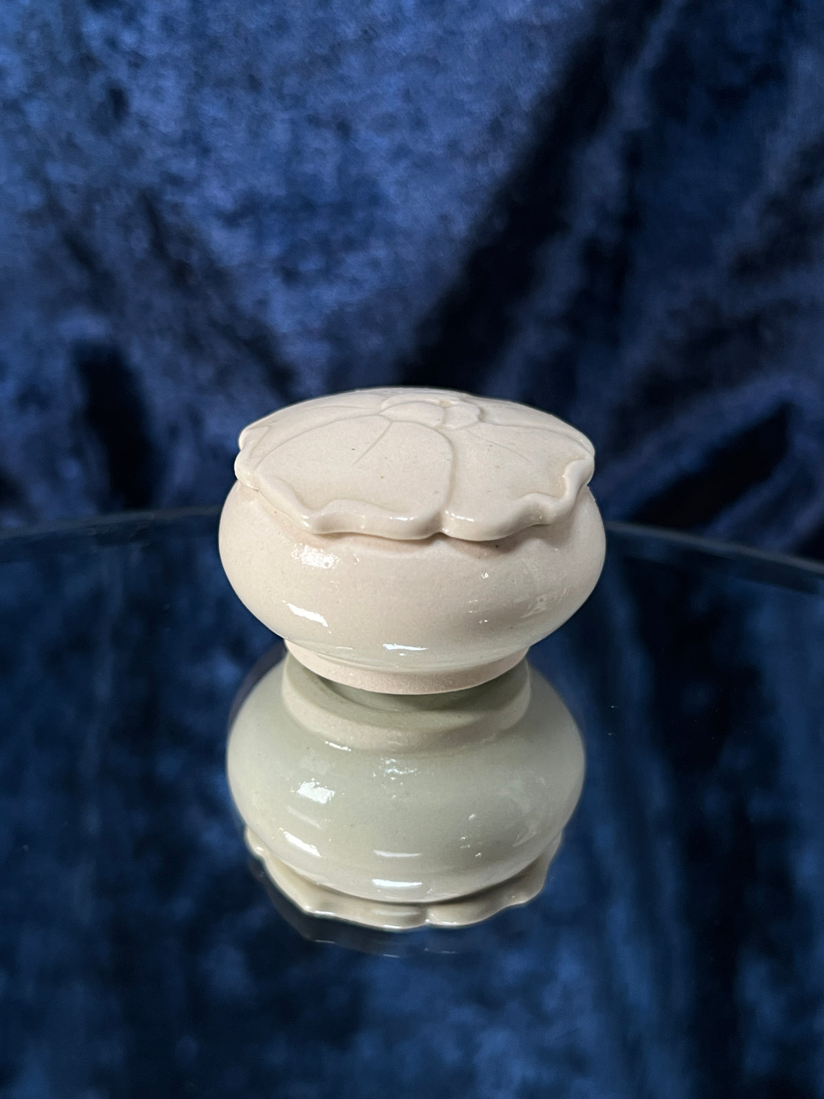 Vintage Ceramic Trinket Box - Flower Head Lid with Stony White Finish