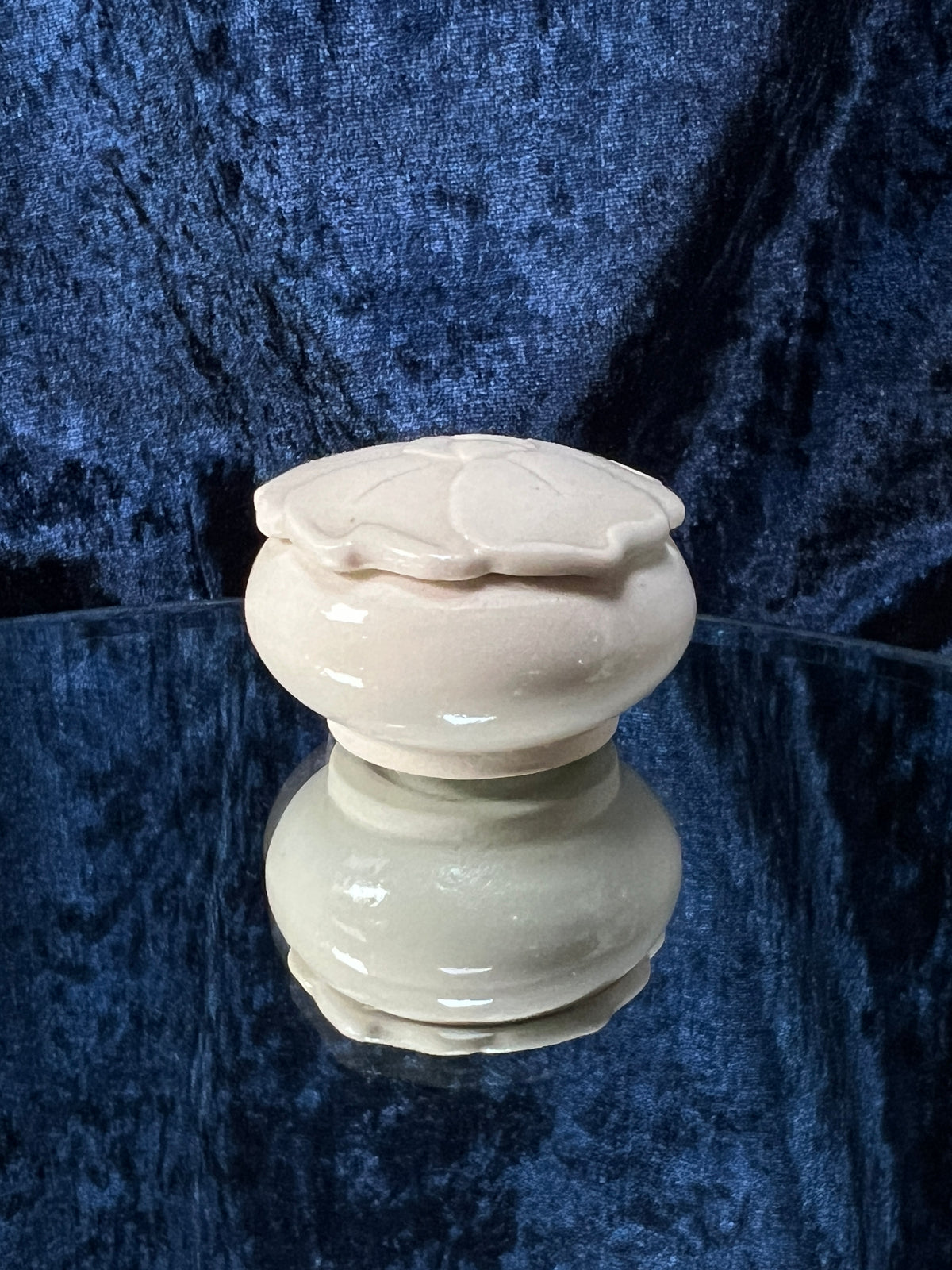 Vintage Ceramic Trinket Box - Flower Head Lid with Stony White Finish