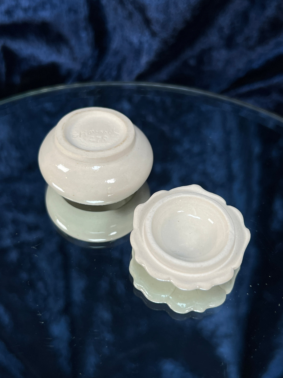 Vintage Ceramic Trinket Box - Flower Head Lid with Stony White Finish