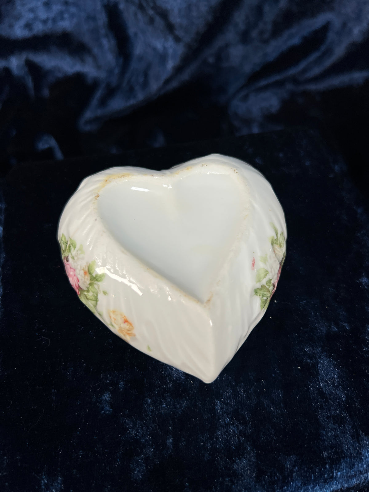 Vintage Ceramic Trinket Box - Heart-Shaped Leaf Lid