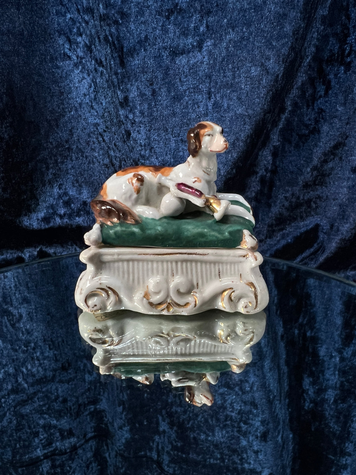 Antique Porcelain Staffordshire Fairing Trinket Box - Hunting Dog & Bugle
