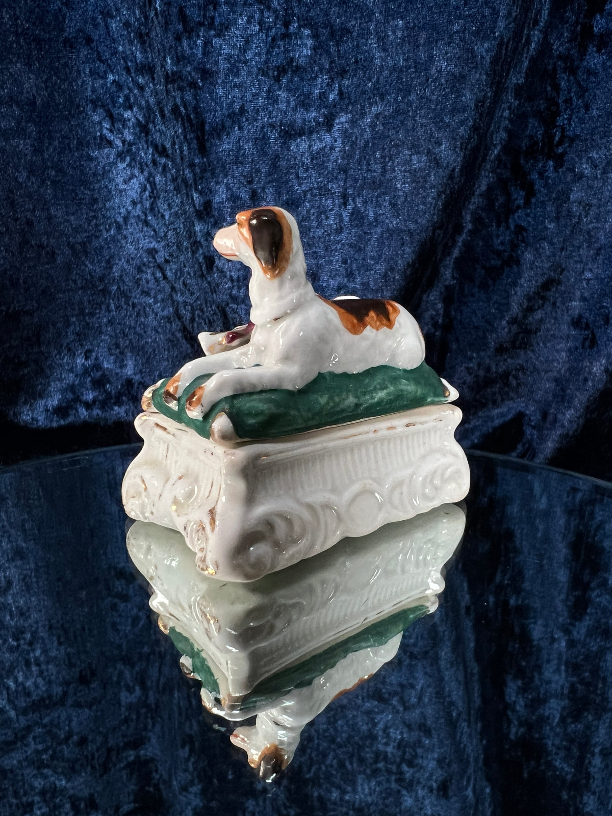 Antique Porcelain Staffordshire Fairing Trinket Box - Hunting Dog & Bugle