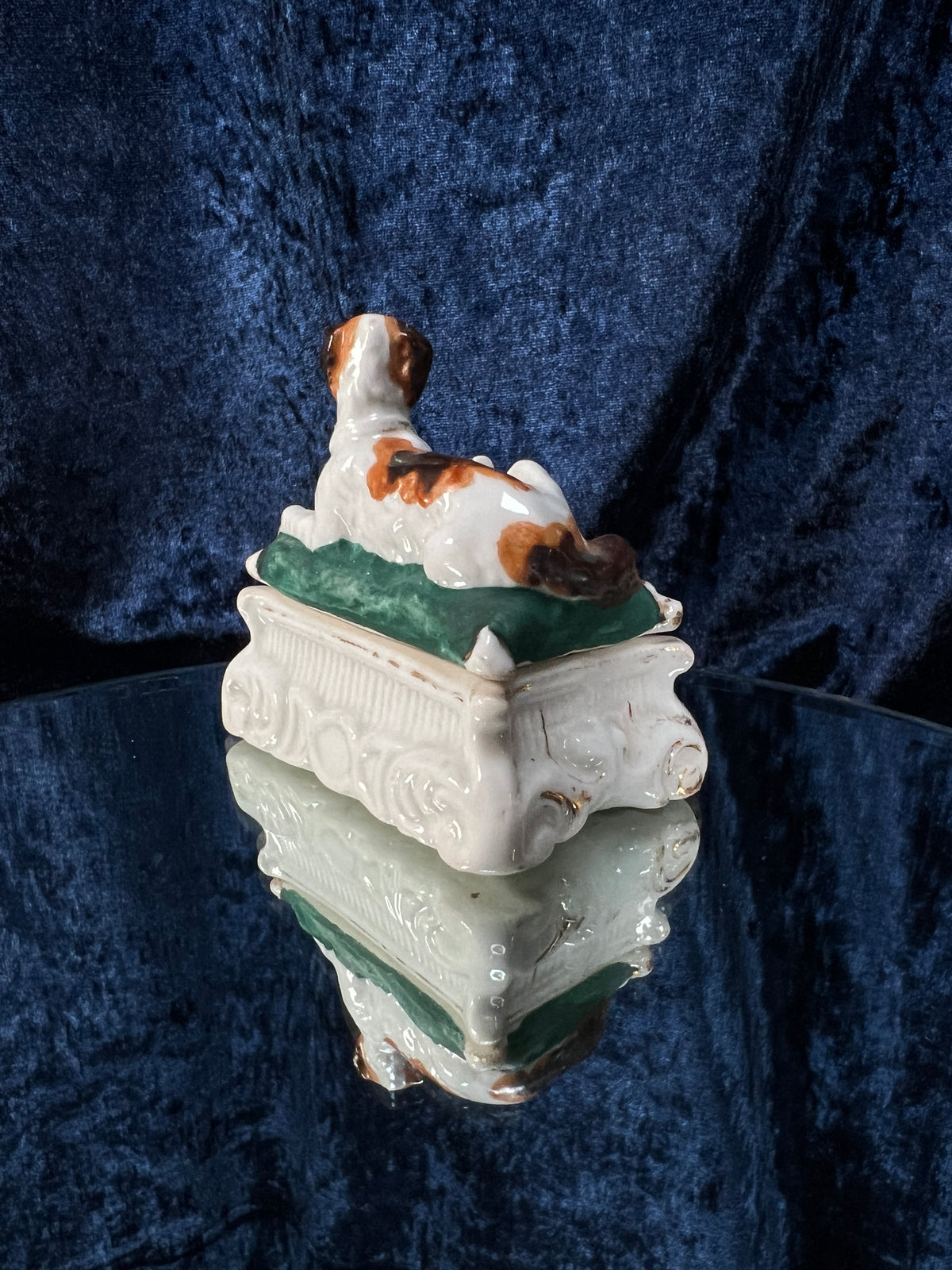 Antique Porcelain Staffordshire Fairing Trinket Box - Hunting Dog & Bugle