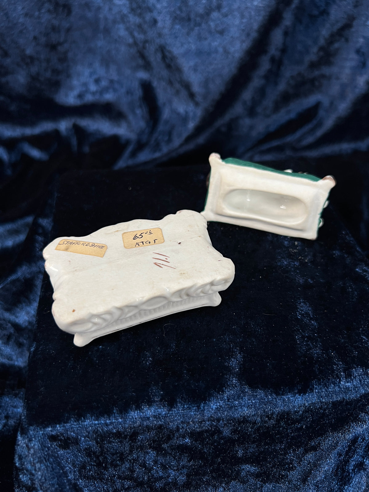 Antique Porcelain Staffordshire Fairing Trinket Box - Hunting Dog & Bugle