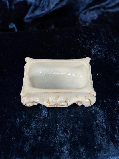 Antique Porcelain Staffordshire Fairing Trinket Box - Hunting Dog & Bugle