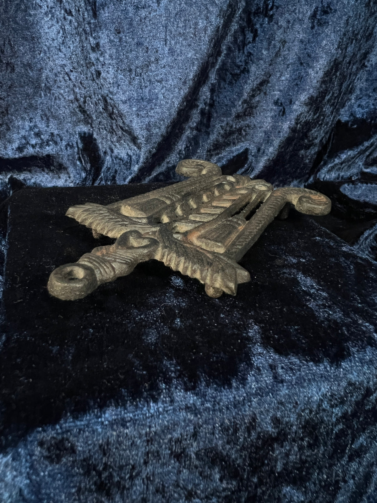 Vintage Iron Wilton Trivet - Brooms, Foliage, and Heart Motif