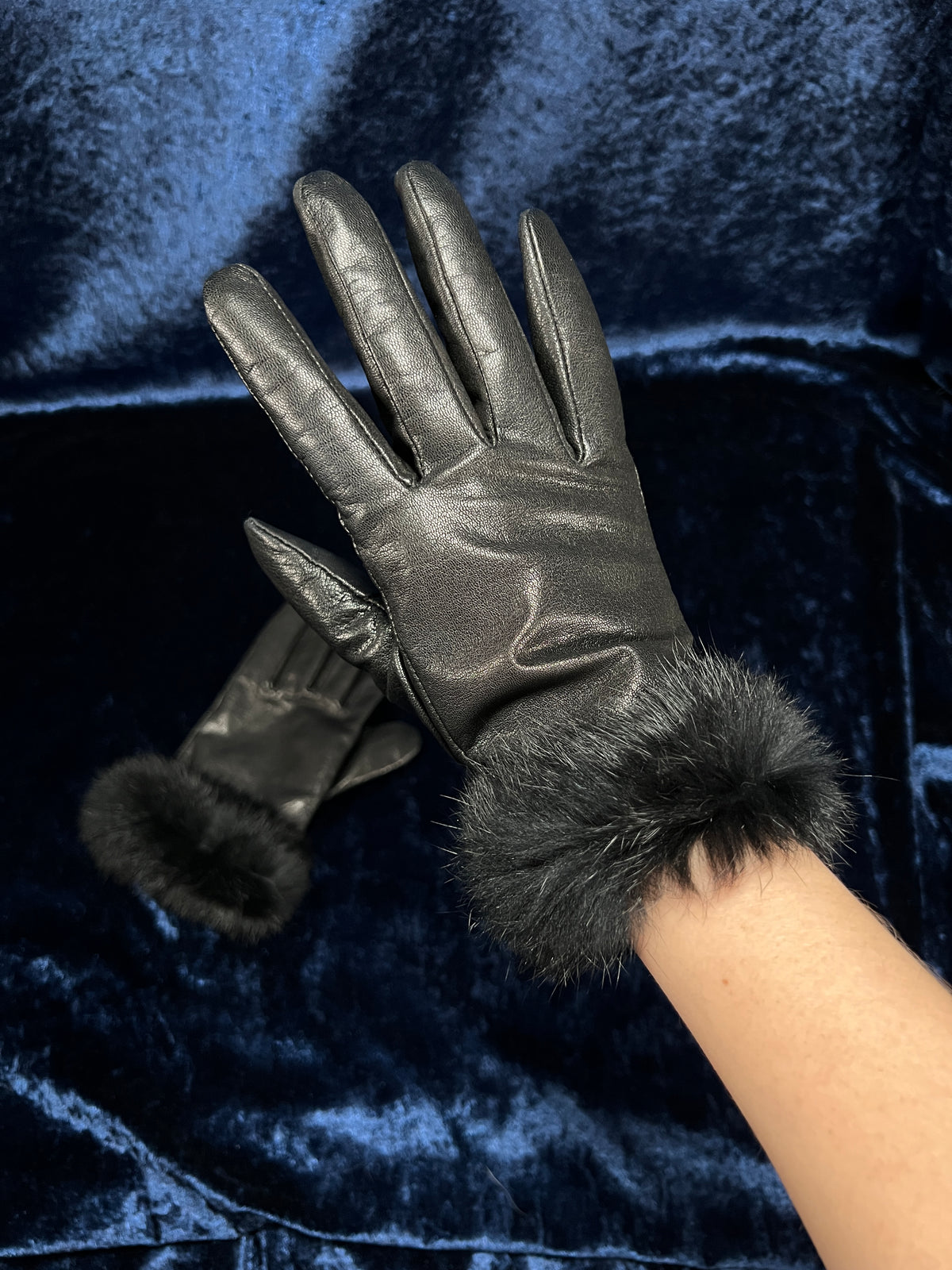 Vintage Wrist Length Leather Gloves - Black Faux Fur Wrist Cuffs