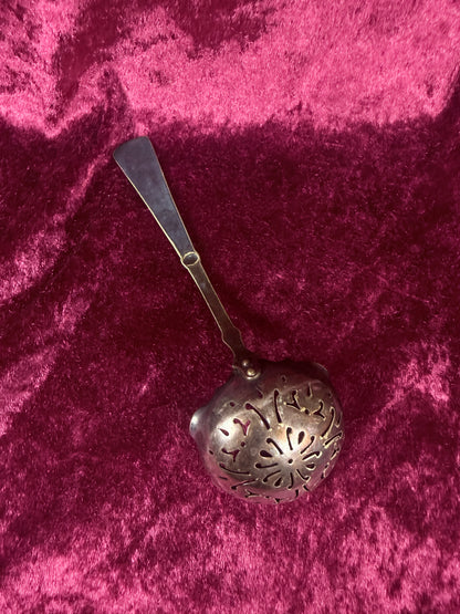 Vintage Silverplate Sugar Sifter Spoon – Scalloped Bowl Floral Handle