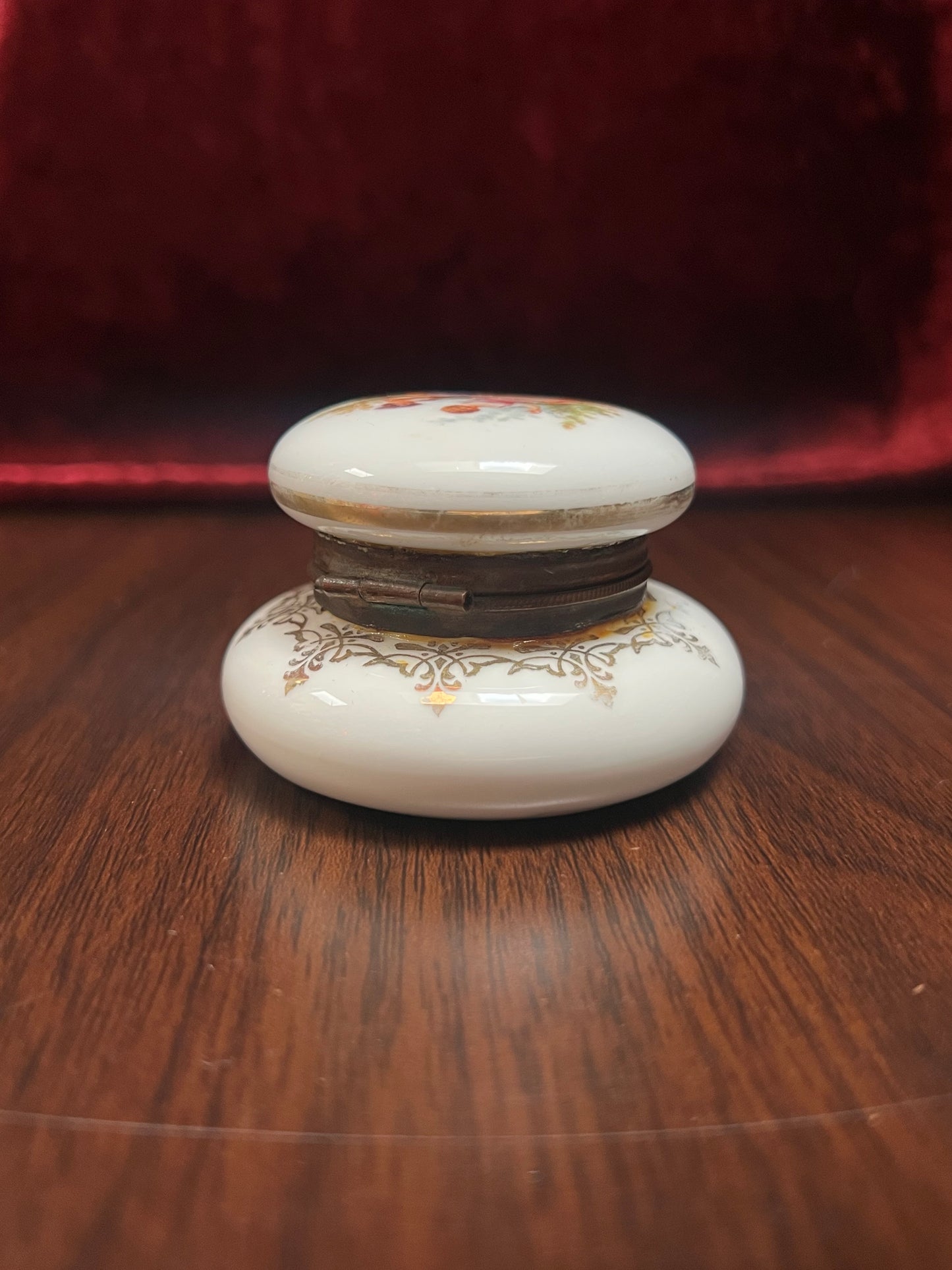 Vintage Trinket Box - Limoges Porcelain Pill / Snuff Box - French Courting Couple